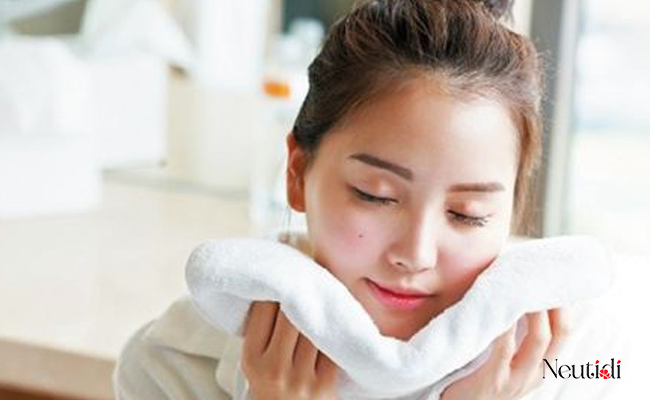 Xử lý da bị nóng rát do serum bằng cách làm dịu da