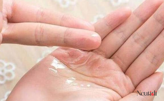 Cách thoa serum không đúng có thể tạo ra bọt khí