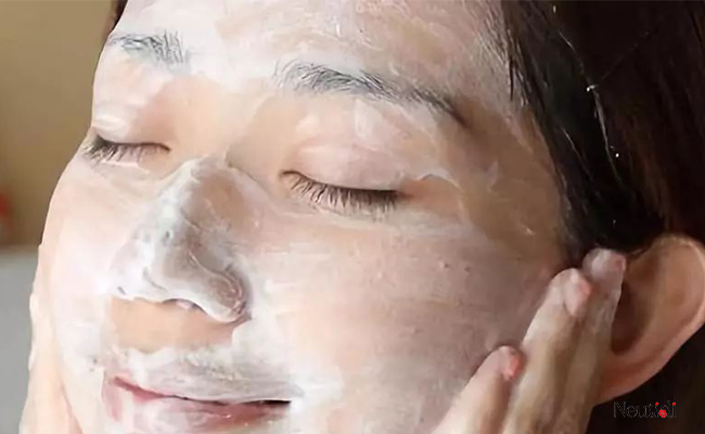 Hướng dẫn cách rửa mặt sau khi dùng kem dưỡng ẩm