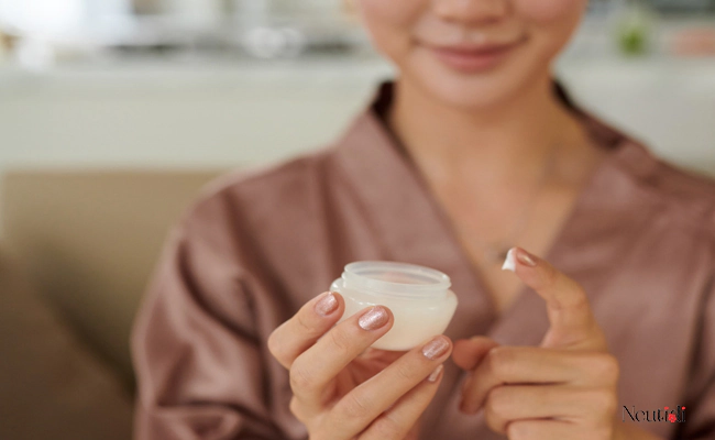 Da dầu nhờn nên dùng kem dưỡng hay serum
