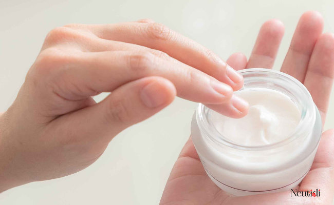 Cách kết hợp serum niacinamide với kem dưỡng ceramide