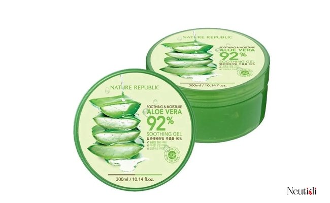 4. Kem dưỡng ẩm Nature Republic Soothing & Moisture Aloe Vera 92% Soothing Gel 300ml