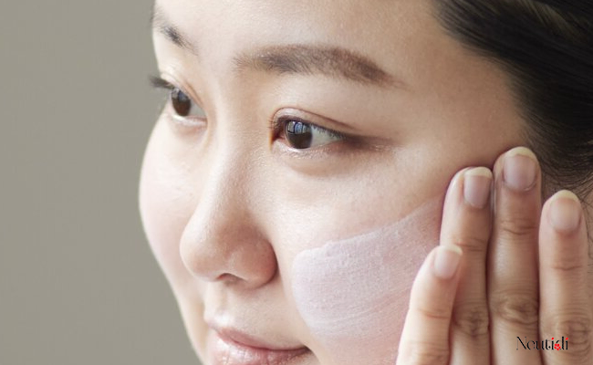 Bôi kem chống nắng trước khi ra ngoài 15-30 phút