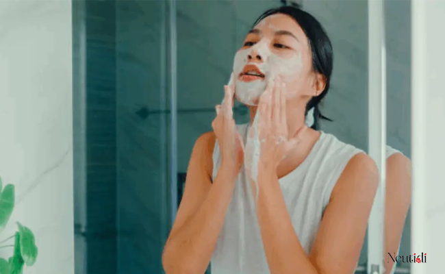 Da dầu nên rửa mặt 2 lần một ngày