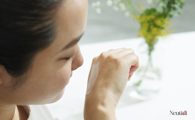 Thoa kem chống nắng