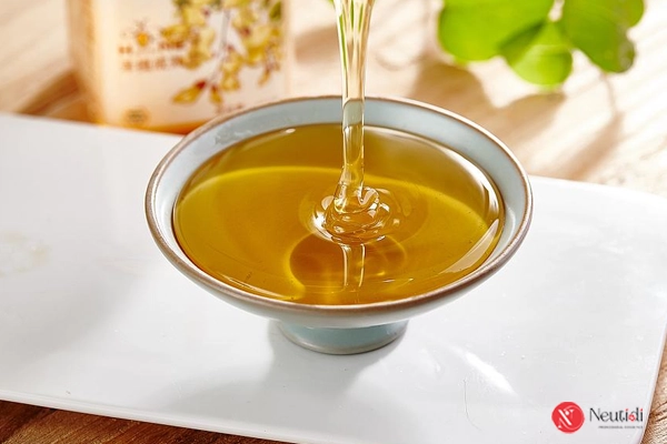 Dùng mật ong thay thế sữa rửa mặt