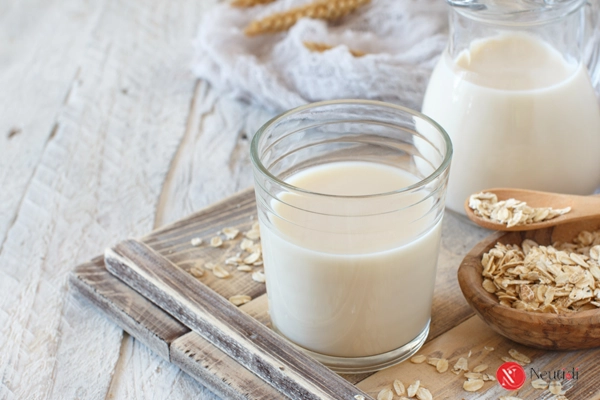 Rửa mặt với bột yến mạch thay sữa rửa mặt