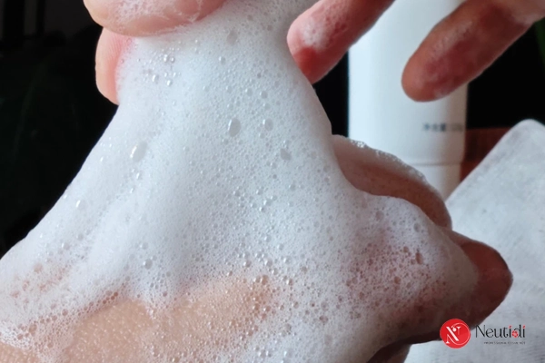 Sữa rửa mặt hết hạn có dùng được không? 5 tác hại nghiêm trọng cần biết 7 Nguyên tắc bảo quản sữa rửa mặt đúng cách