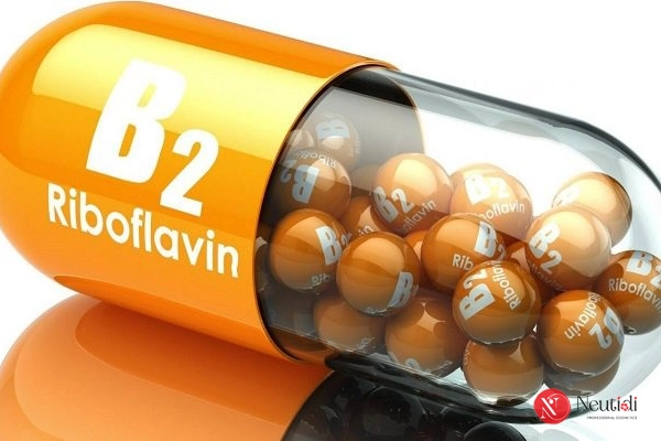 Dùng viên uống B2 giảm mụn