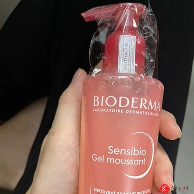 Top 5 sữa rửa mặt dịu nhẹ cho da nhạy cảm được chuuyên gia khuyên dùng 2025 3 Bioderma Sensibio Gel Moussant - Công nghệ Micellar độc quyền