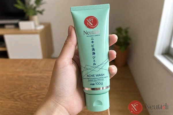 Sữa rửa mặt Neutidi Acne Wash trị mụn cho tuổi dậy thì có tốt không?