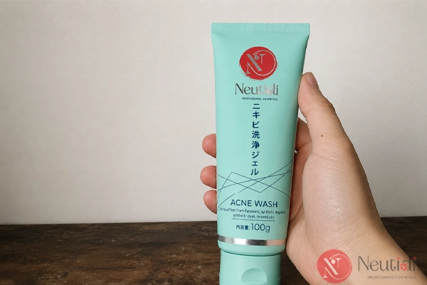 Neutidi Acne Wash - sữa rửa mặt phù hợp cho làn da đang bị thâm mụn